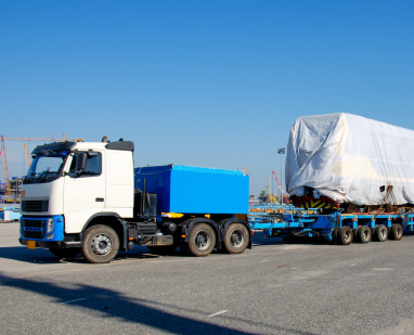 重型運(yùn)輸類(lèi)：電焊工程車(chē)、工程搶險(xiǎn)車(chē)等特種箱運(yùn)輸